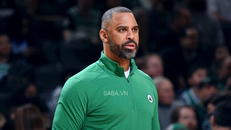 HLV Celtics bị cấm dẫn dắt 1 năm vì chuyện tình cảm