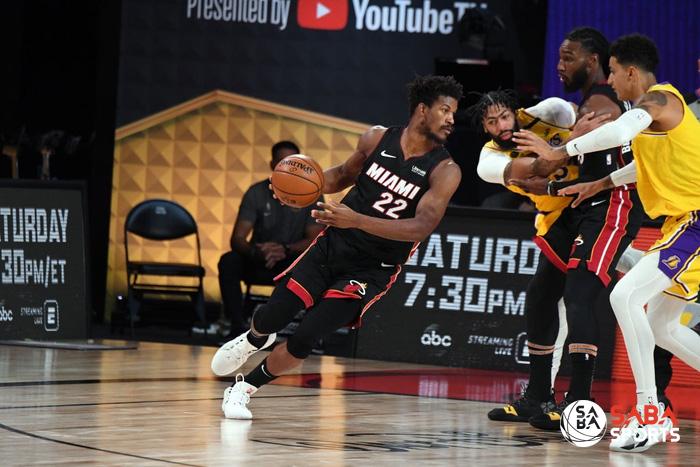 Jimmy Butler chơi rất nỗ lực nhưng không thể giúp Heat vượt qua Lakers