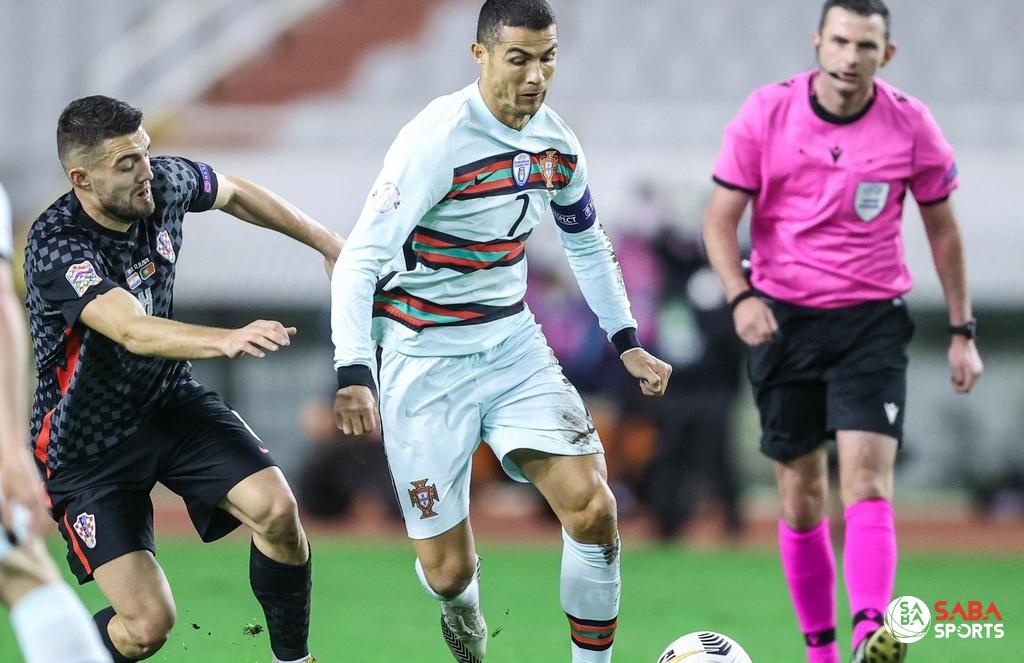 Ronaldo vẫn tịt ngòi, HLV Bồ Đào Nha không bận tâm