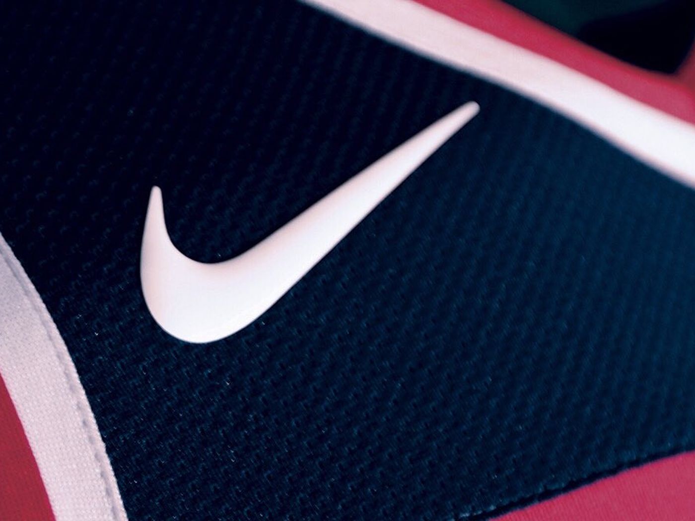 Nike trình làng mẫu áo đấu mới cho Chelsea, Tottenham, và Liverpool