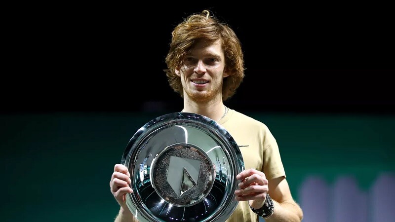 Rublev vô địch Rotterdam Open, tiến gần kỷ lục của Federer