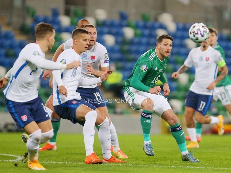 Slovakia vượt qua Bắc Ireland để giành vé vớt
