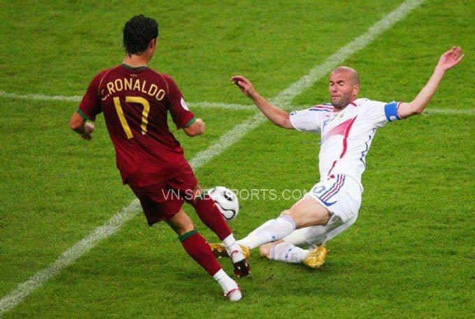 Ronaldo từng thua Pháp tại bán kết World Cup 2006 vì quả 11m của Zidane