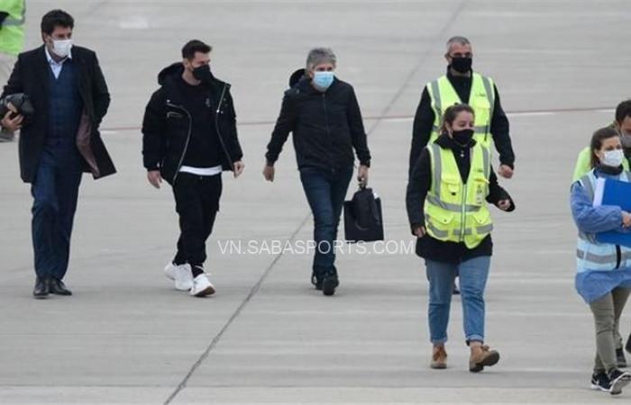 Nhân viên an ninh sơ tán gia đình Messi