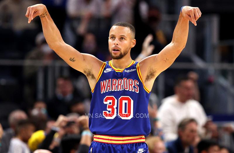 Steph Curry đi vào lịch sử của NBA sau màn trình diễn siêu hạng trước Chicago Bulls