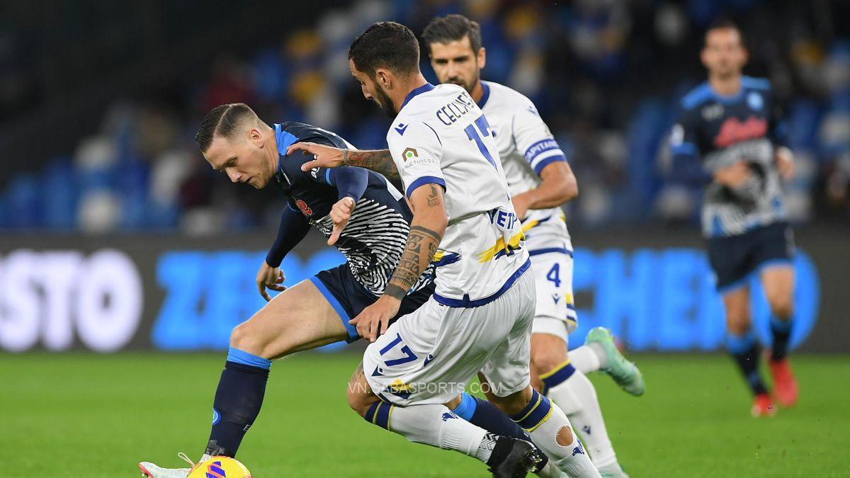 Hellas Verona tiếp tục thói quen làm khổ ông lớn khiến Napoli chia điểm