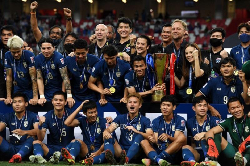 Vừa vô địch Đông Nam Á, cựu HLV Thái Lan đã nghĩ đến World Cup