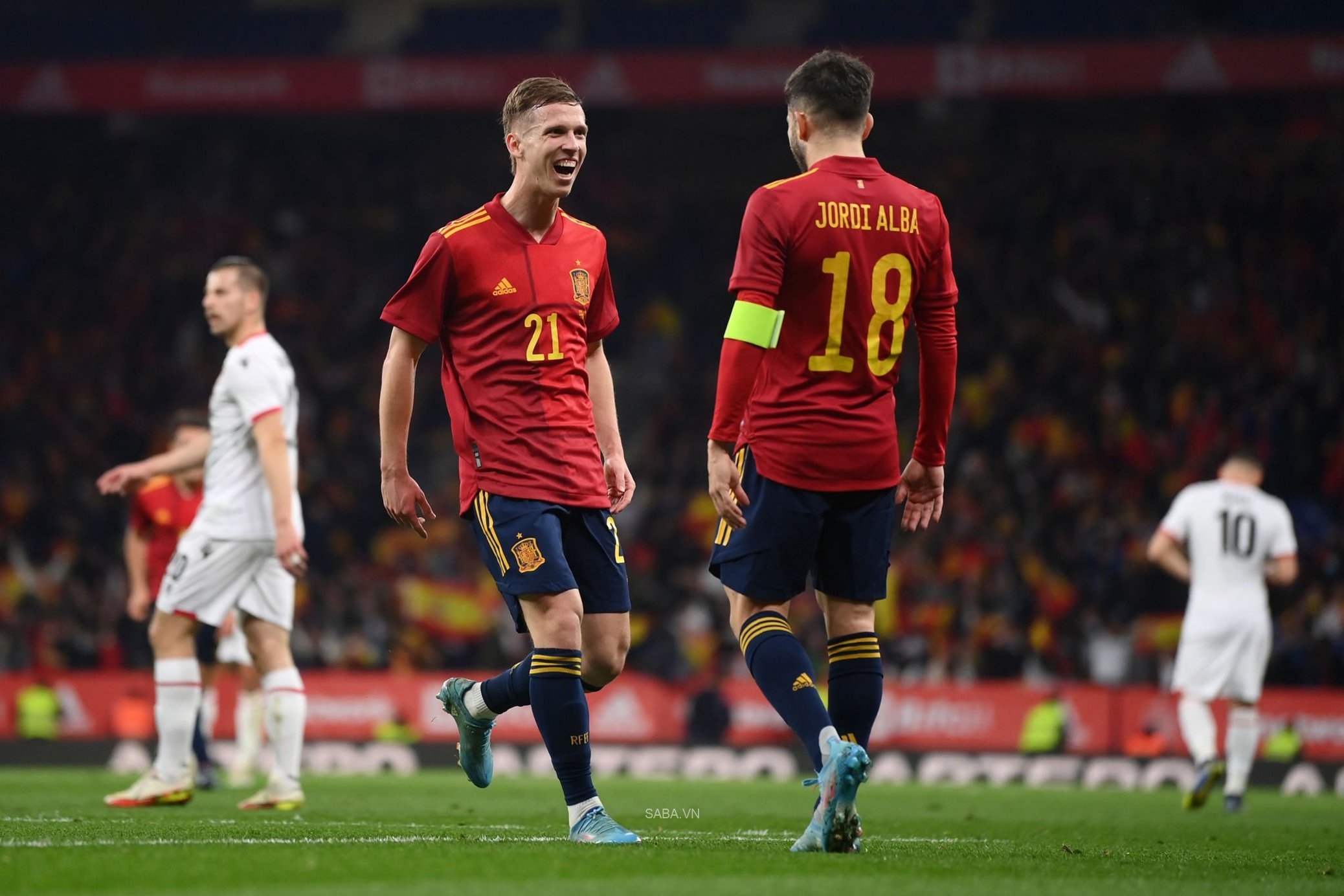 Tây Ban Nha thắng nhọc trước Albania dù chơi trên sân nhà