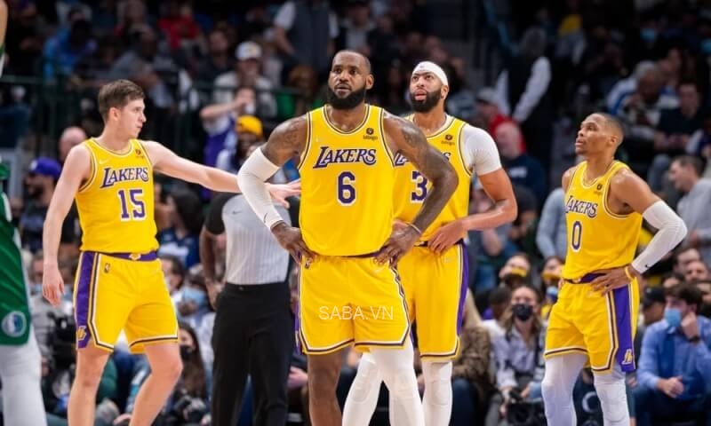Lakers chính thức bị gạch tên khỏi vòng Playoff