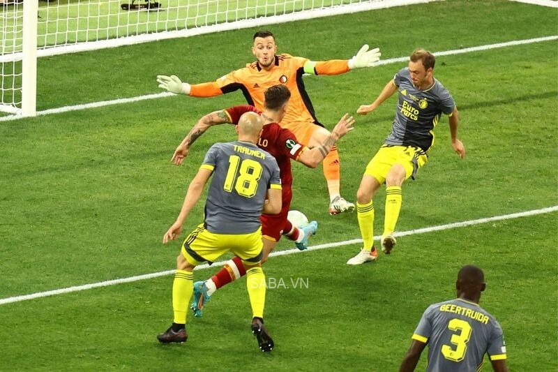 Pha chạm bóng dứt điểm tinh tế của Zaniolo giúp AS Roma vươn lên sau hiệp 1