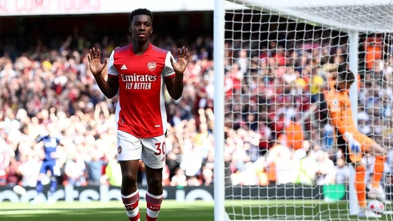 Nketiah là điểm sáng của Arsenal trận này với cú đúp chỉ trong 10 phút
