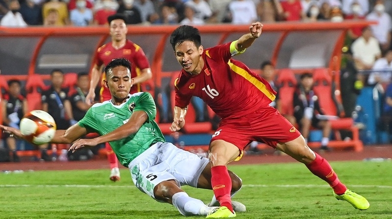 Pha dứt điểm đầy ngẫu hứng của Hùng Dũng mang về bàn thắng thứ 2 cho U23 Việt Nam