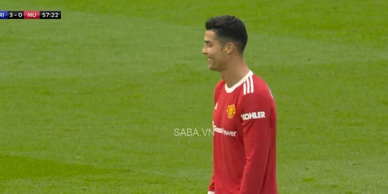 Nụ cười của Ronaldo khi MU thua đậm