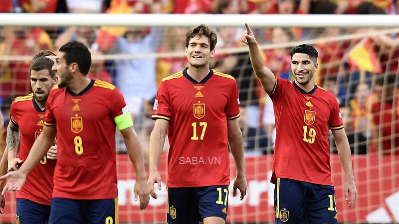 Tây Ban Nha nhẹ nhàng vượt qua CH Séc để vươn lên đầu bảng