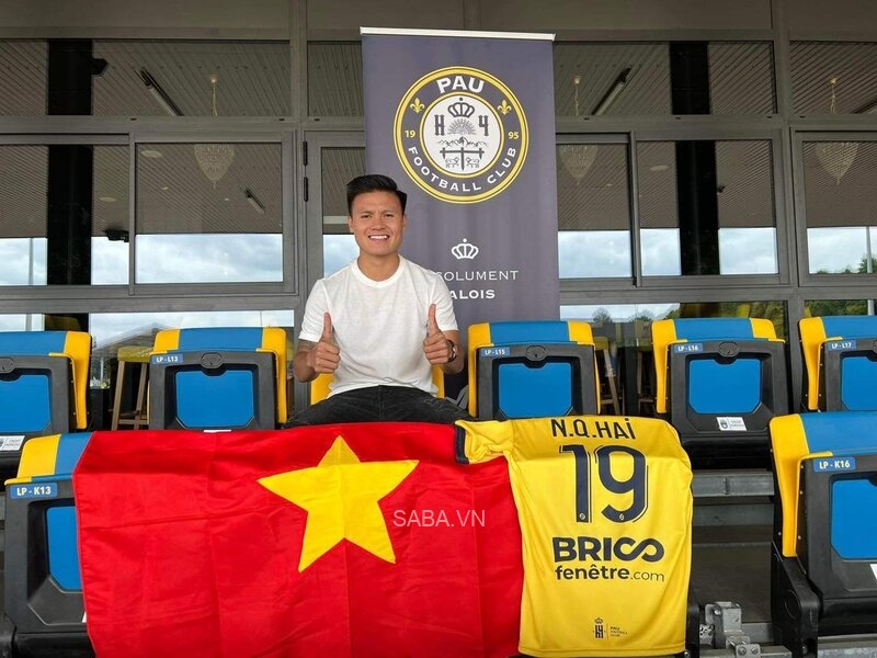 CHÍNH THỨC! Quang Hải ra mắt đội bóng mới Pau FC