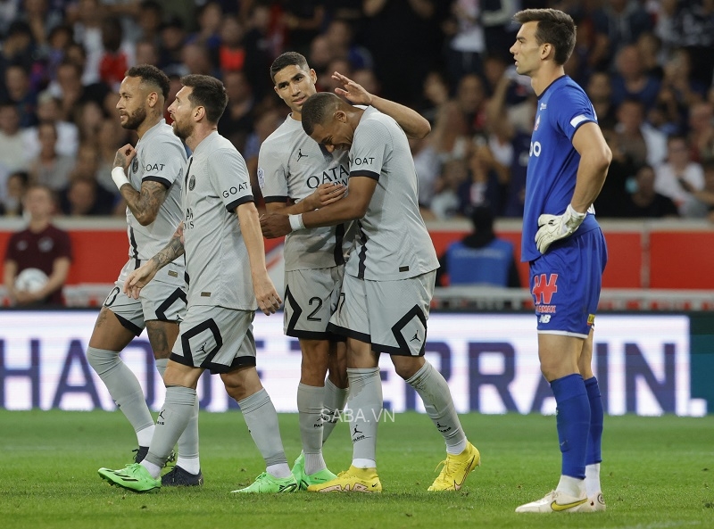 Mbappe lập hat-trick, PSG hủy diệt chủ nhà Lille