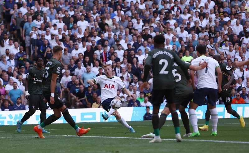 Kulusevski ấn định chiến thắng 4-1 cho Tottenham