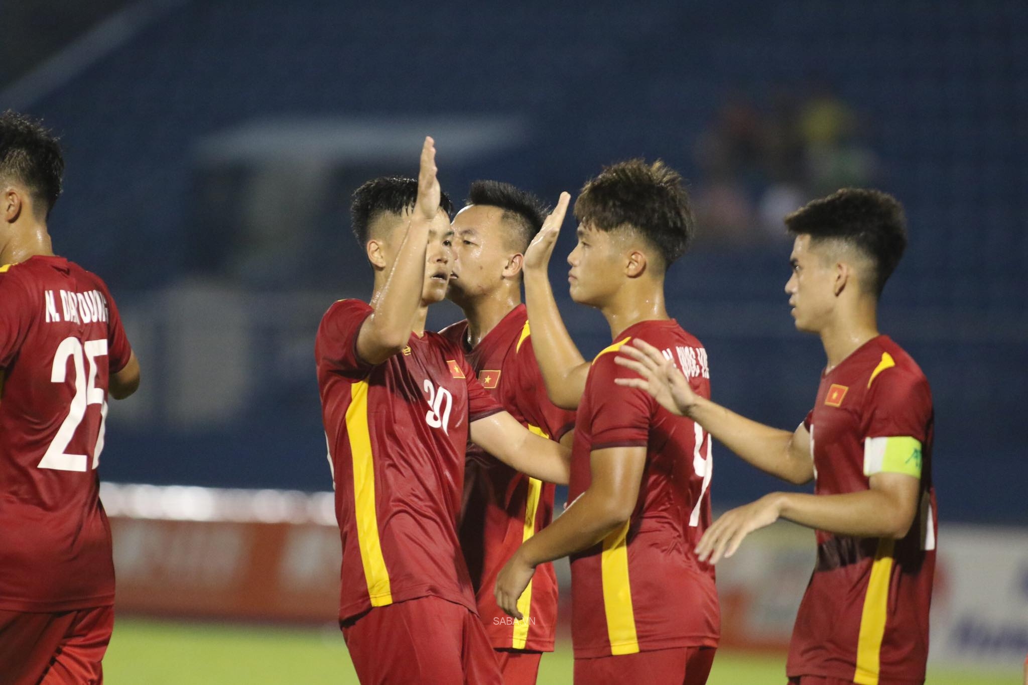 Văn Khang tỏa sáng, U19 Việt Nam đánh bại U19 Myanmar
