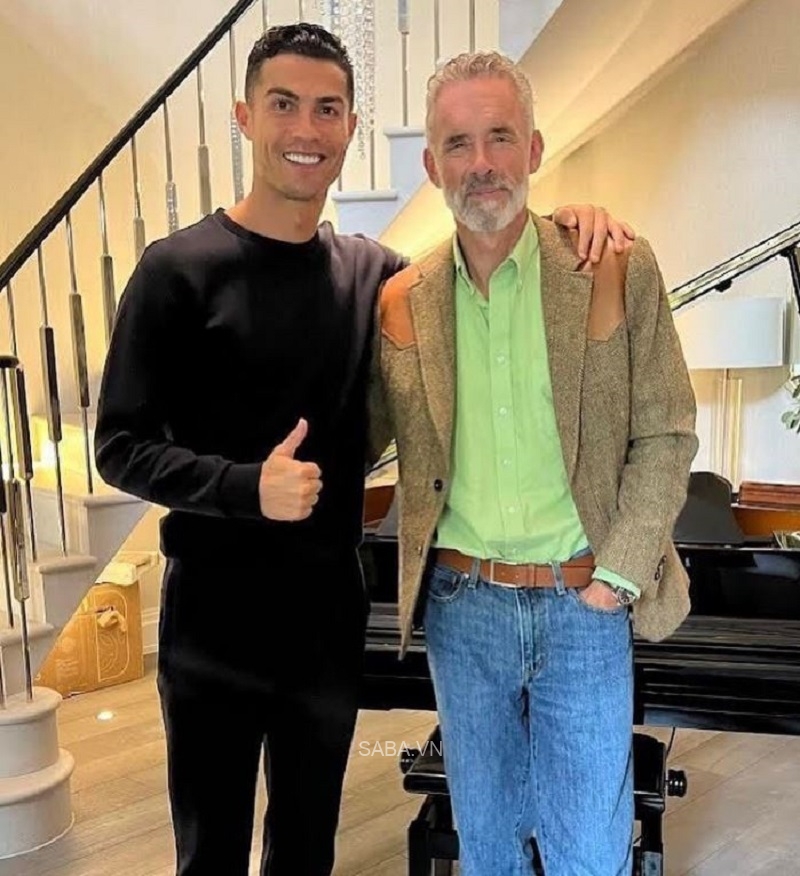 Bức ảnh được Ronaldo lẫn bác sĩ Peterson cùng đăng tải