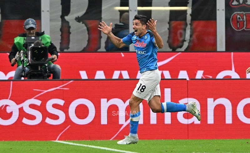 Giovanni Simeone ghi bàn thắng đầu tiên trong màu áo Napoli tại Serie A