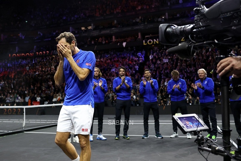 Huyền thoại quần vợt người Thụy Sĩ đã khóc sau trận