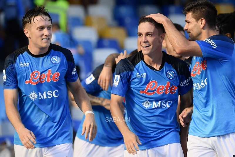 Thắng nhọc Spezia, Napoli lên đỉnh Serie A