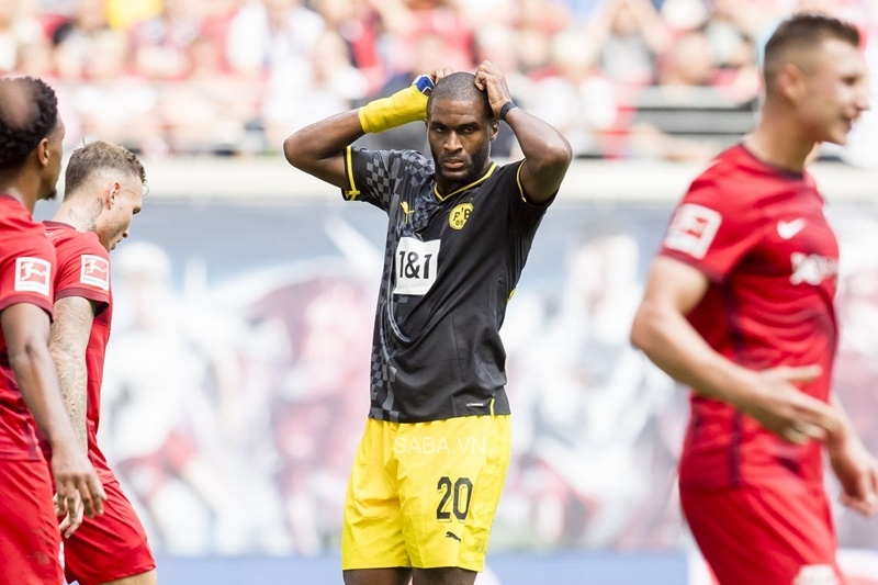 Dortmund thảm bại trước đại chiến Man City