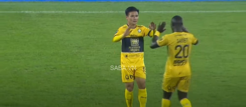 NÓNG! Quang Hải ghi bàn tuyệt đẹp giúp Pau FC thoát thua