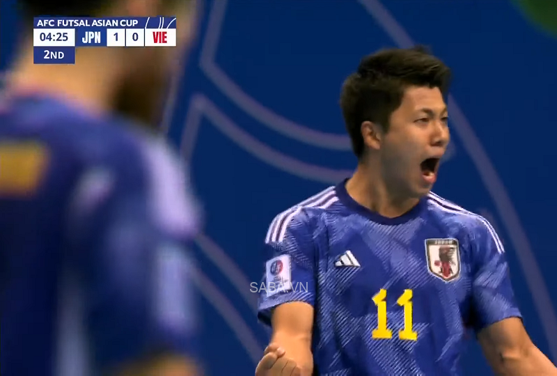 Shimizu ghi bàn thắng quý hơn vàng cho Nhật Bản khi trận đấu chỉ còn chưa đầy 5 phút