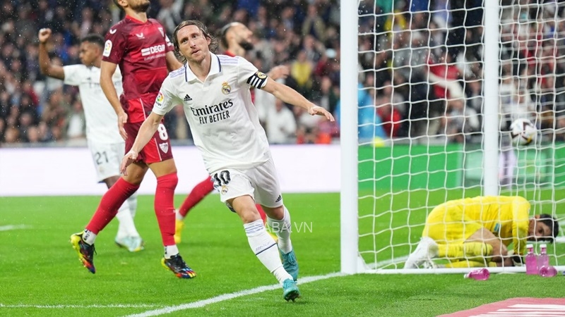 Modric mở điểm từ sớm cho Real Madrid 