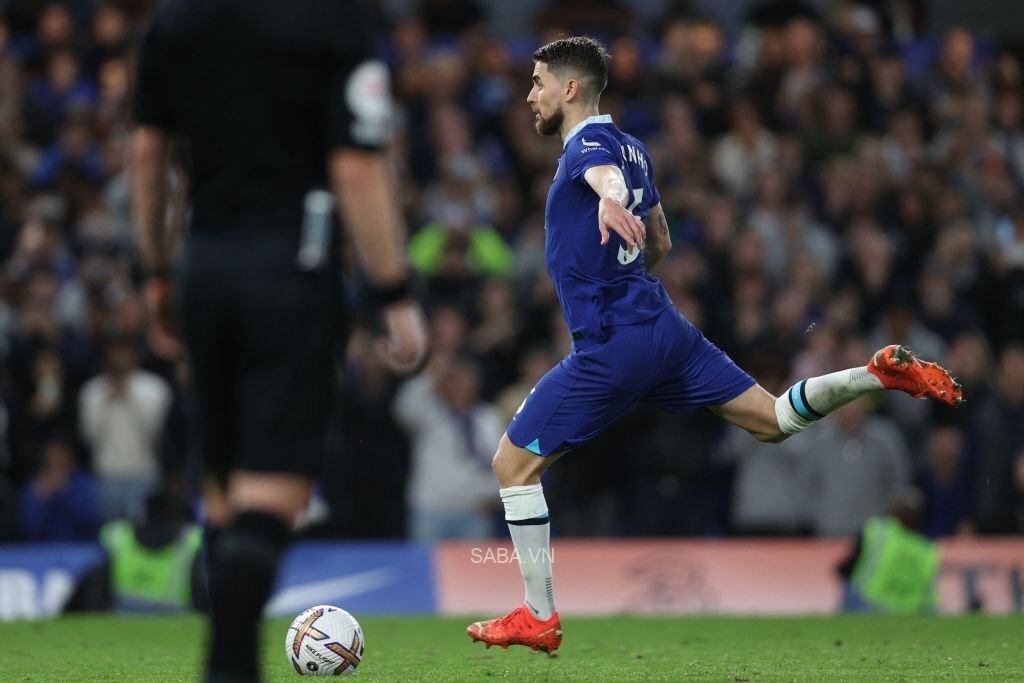 Jorginho ghi bàn mở tỷ số cho Chelsea