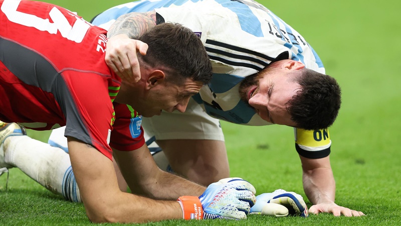 Messi dành sự tri ân cho Martinez