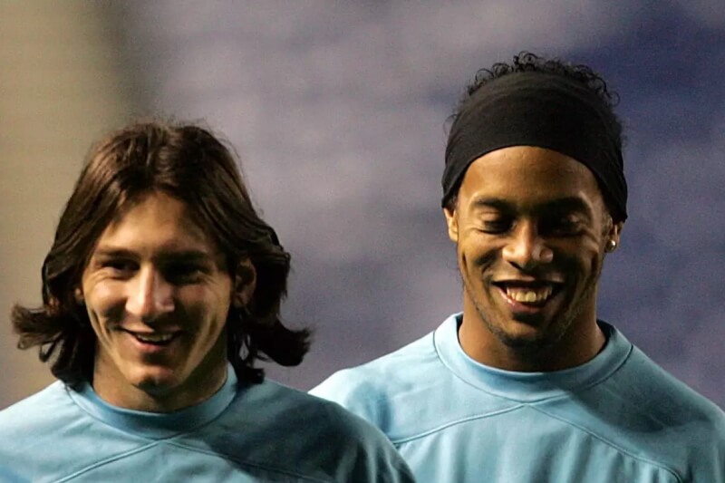 Ronaldinho đã giúp Messi cất cánh như thế nào?