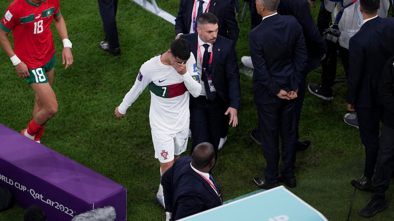 Ronaldo chia tay World Cup bằng nước mắt