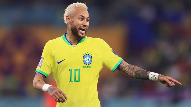 Neymar đang trên đường trở thành huyền thoại 