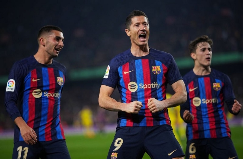 Lewandowski lập công, Barca chạy đà hoàn hảo cho trận tái đấu Man United