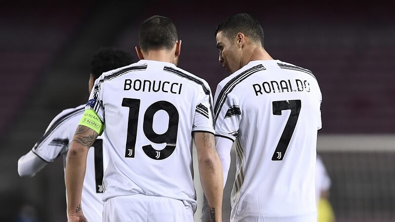 Ronaldo bán áo đấu ủng hộ nạn nhân sau thảm họa động đất