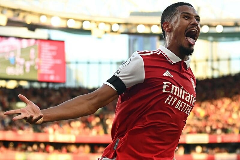 Saliba là điểm sáng của Arsenal mùa này 