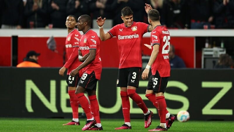 Chiến thắng bất ngờ của Leverkusen tác động lớn đến cục diện nhóm đầu bảng 