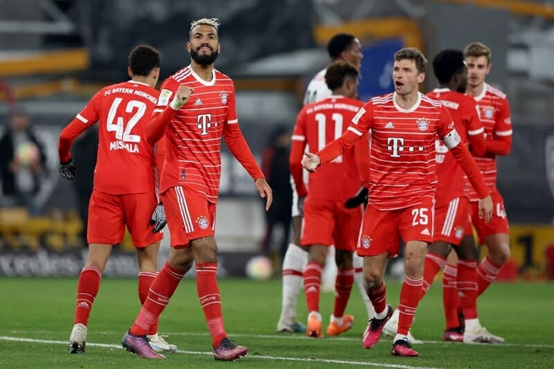 Bayern Munich lấy lại ngôi đầu với chiến thắng trước Stuttgart