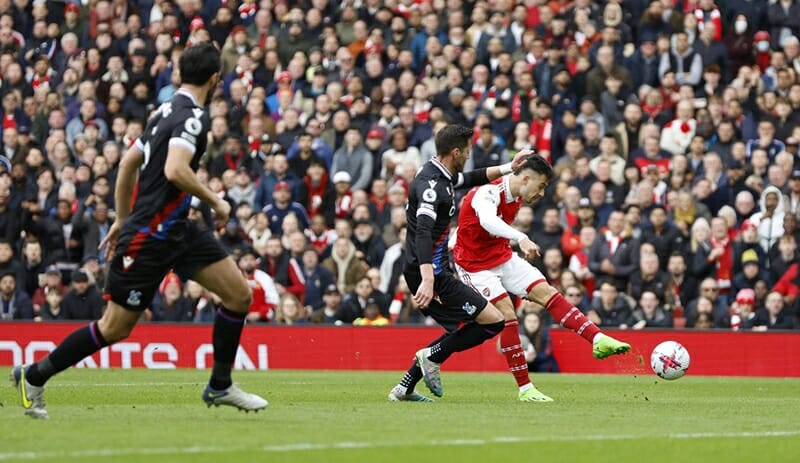 Martinelli ghi bàn mở tỷ số cho Arsenal