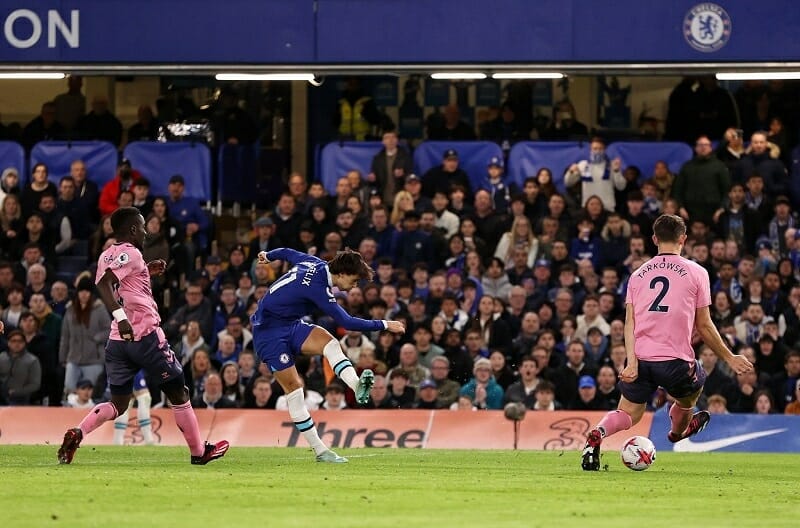 Joao Felix ghi bàn mở tỷ số cho Chelsea
