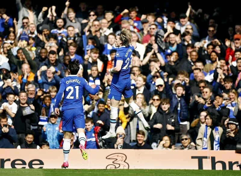 Gallagher mở tỷ số may mắn cho Chelsea