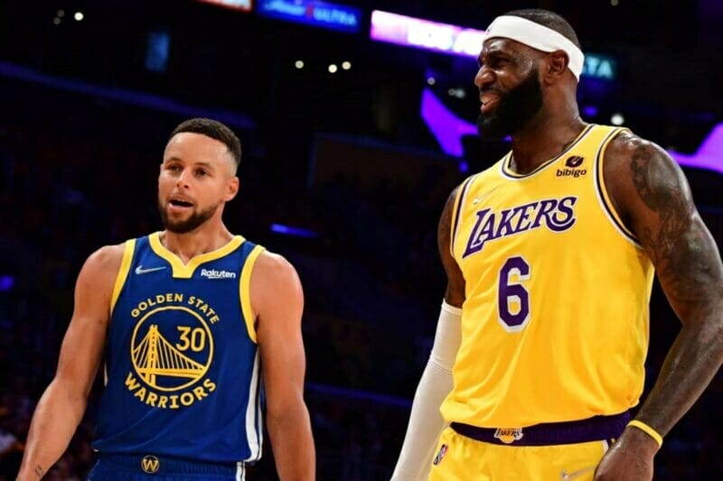 LeBron, Curry dẫn đầu về top áo đấu NBA