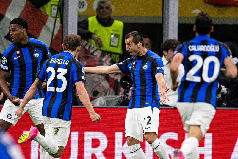 Thắng dễ AC Milan, Inter đặt một chân vào trận chung kết Champions League