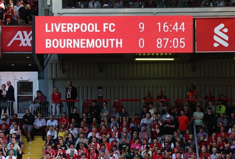Bournemouth sống sót sau thảm họa 0-9