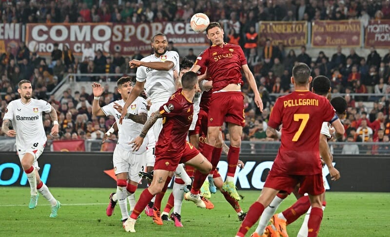 Roma cố gắng bảo vệ cách biệt 1 bàn.
