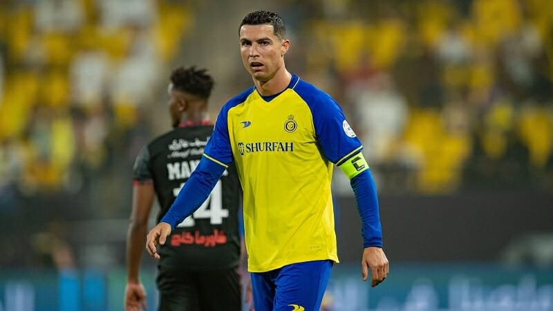 Ronaldo thi đấu trong màu áo Al-Nassr