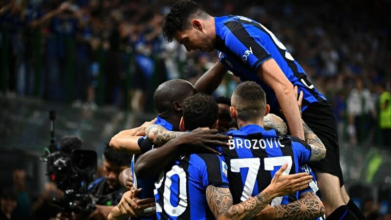 Inter Milan hạ bệ Atalanta để giành suất dự Champions League