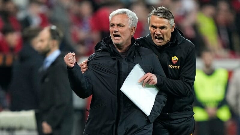 Chiến thuật 'xấu xí' của Mourinho giúp Roma vào chung kết